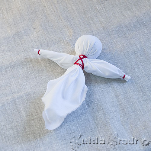 Как сделать куклу Кубышка-Травница, этап 3