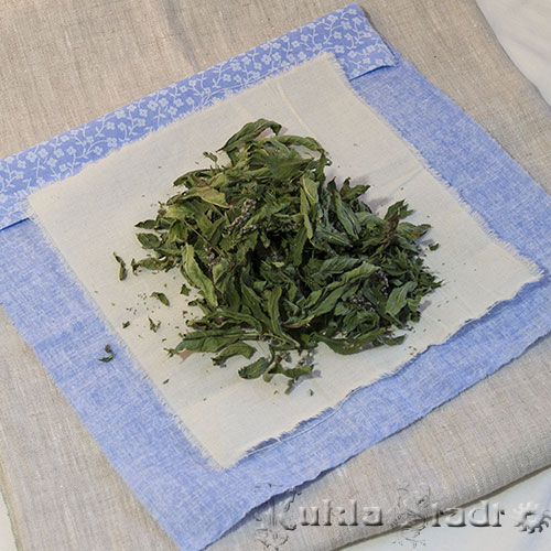 Как сделать куклу Кубышка-Травница, этап 5