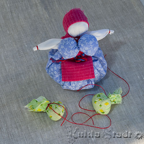 Как сделать куклу Кубышка-Травница, этап 9