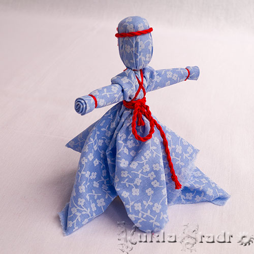 Отдарок на подарок с руками в виде скрутки